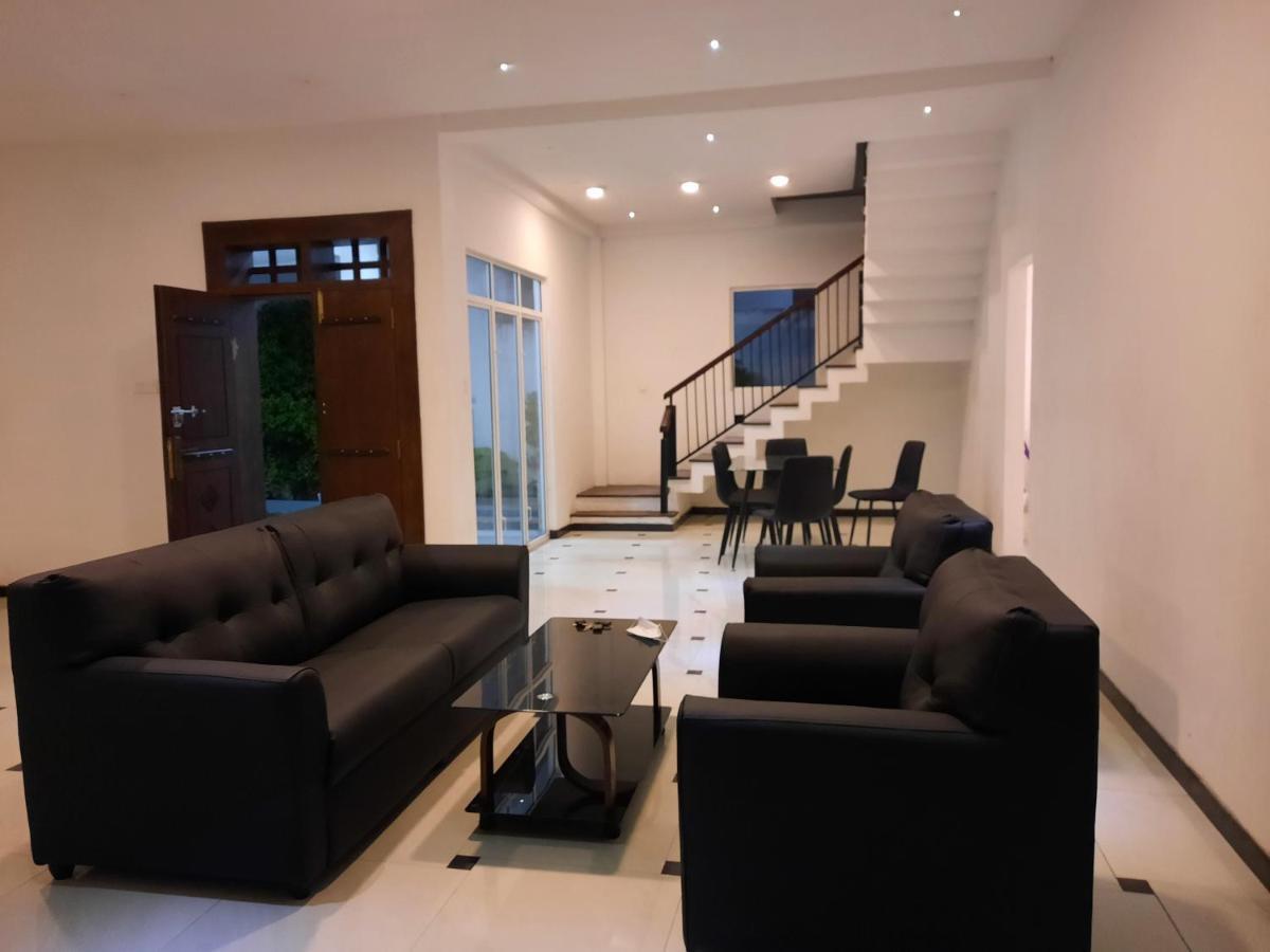 Vidushi Home Minuwangoda Bagian luar foto