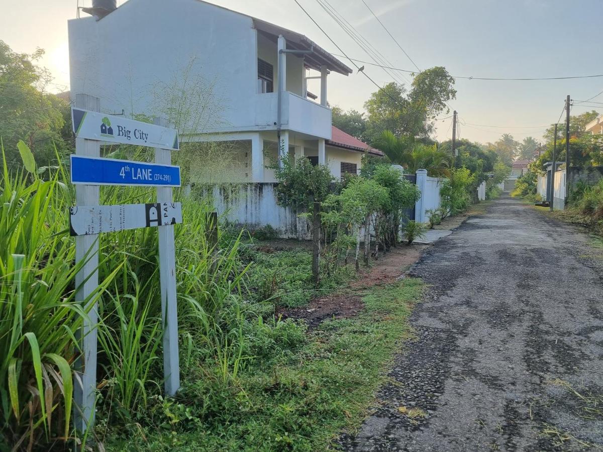 Vidushi Home Minuwangoda Bagian luar foto