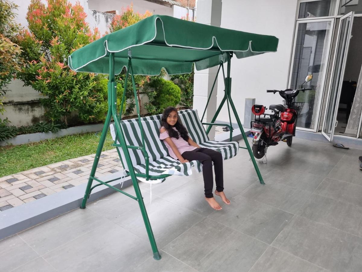 Vidushi Home Minuwangoda Bagian luar foto